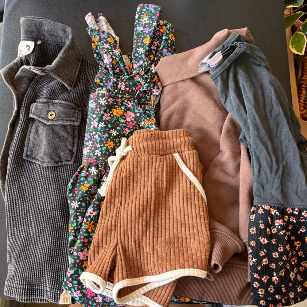 Lot of Cotton On and Zara clothes 3T